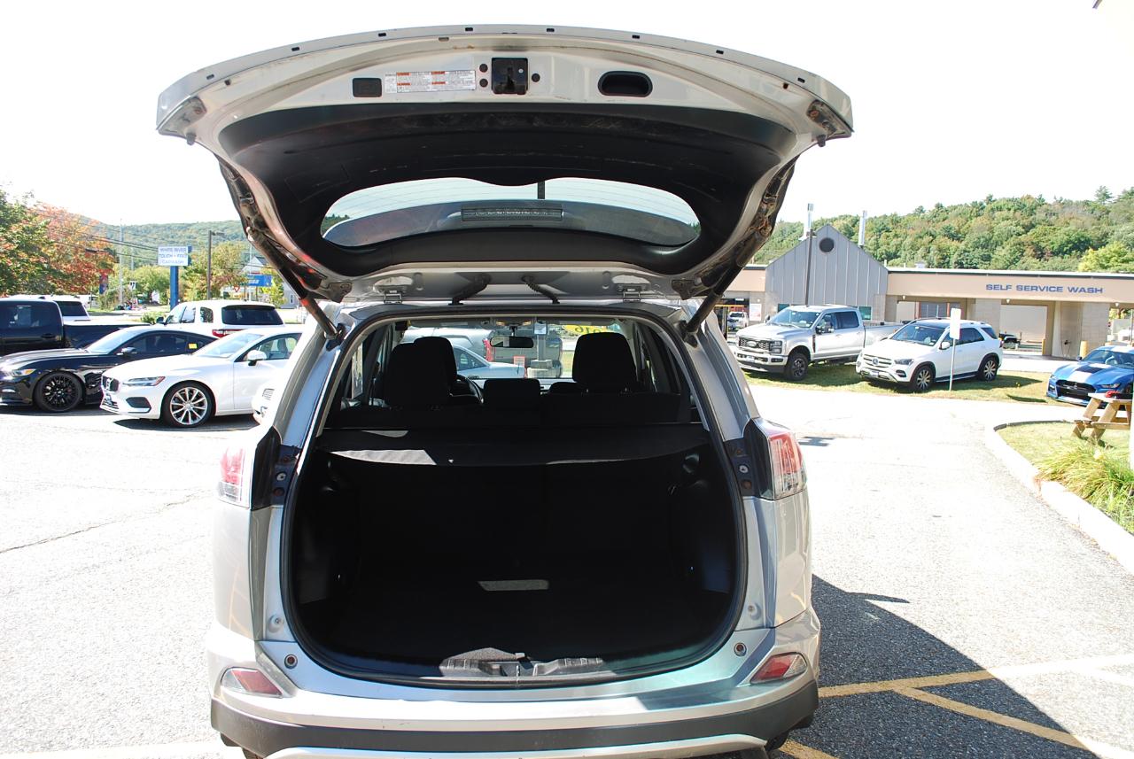 Toyota RAV4 AWD 4dr XLE (Natl) 2016