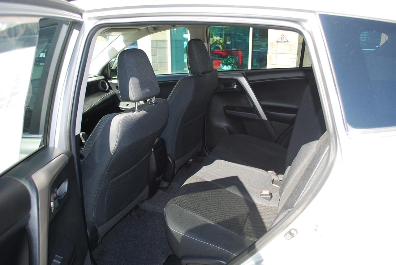 Toyota RAV4 AWD 4dr XLE (Natl) 2016