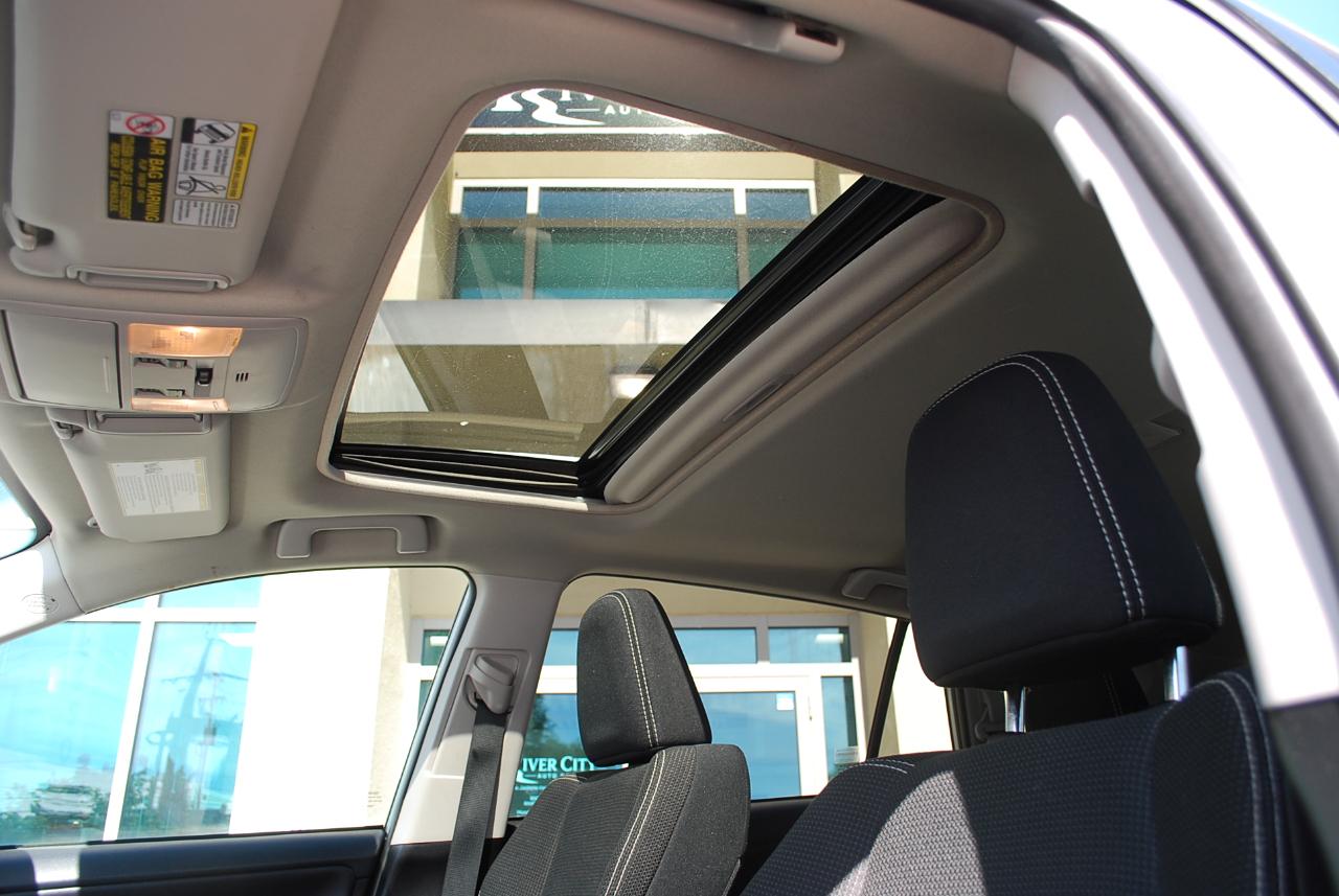 Toyota RAV4 AWD 4dr XLE (Natl) 2016