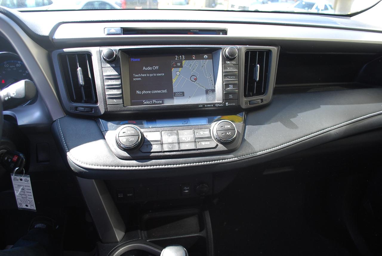 Toyota RAV4 AWD 4dr XLE (Natl) 2016