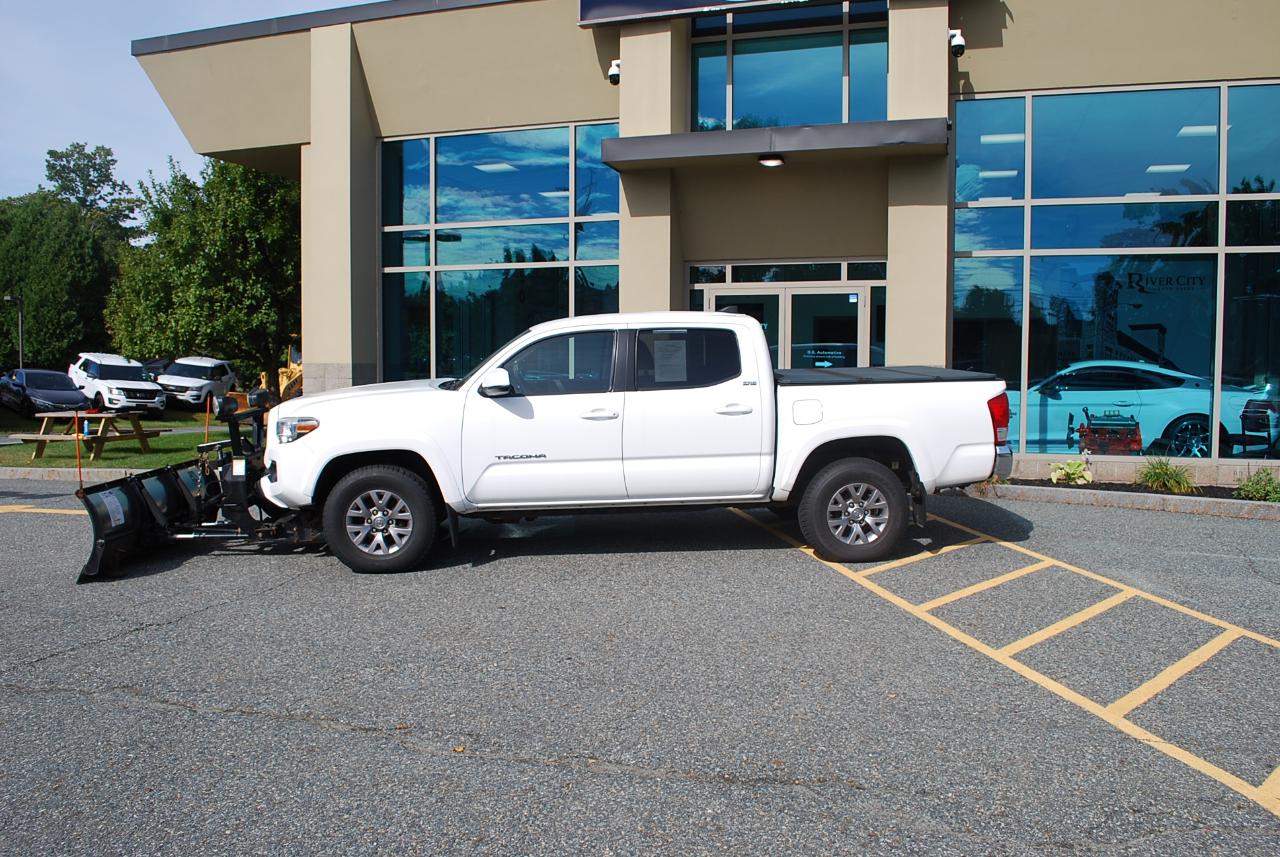 Toyota Tacoma TRD Off Road Double Cab 5' Bed V6 4x4 MT (Natl) 2017