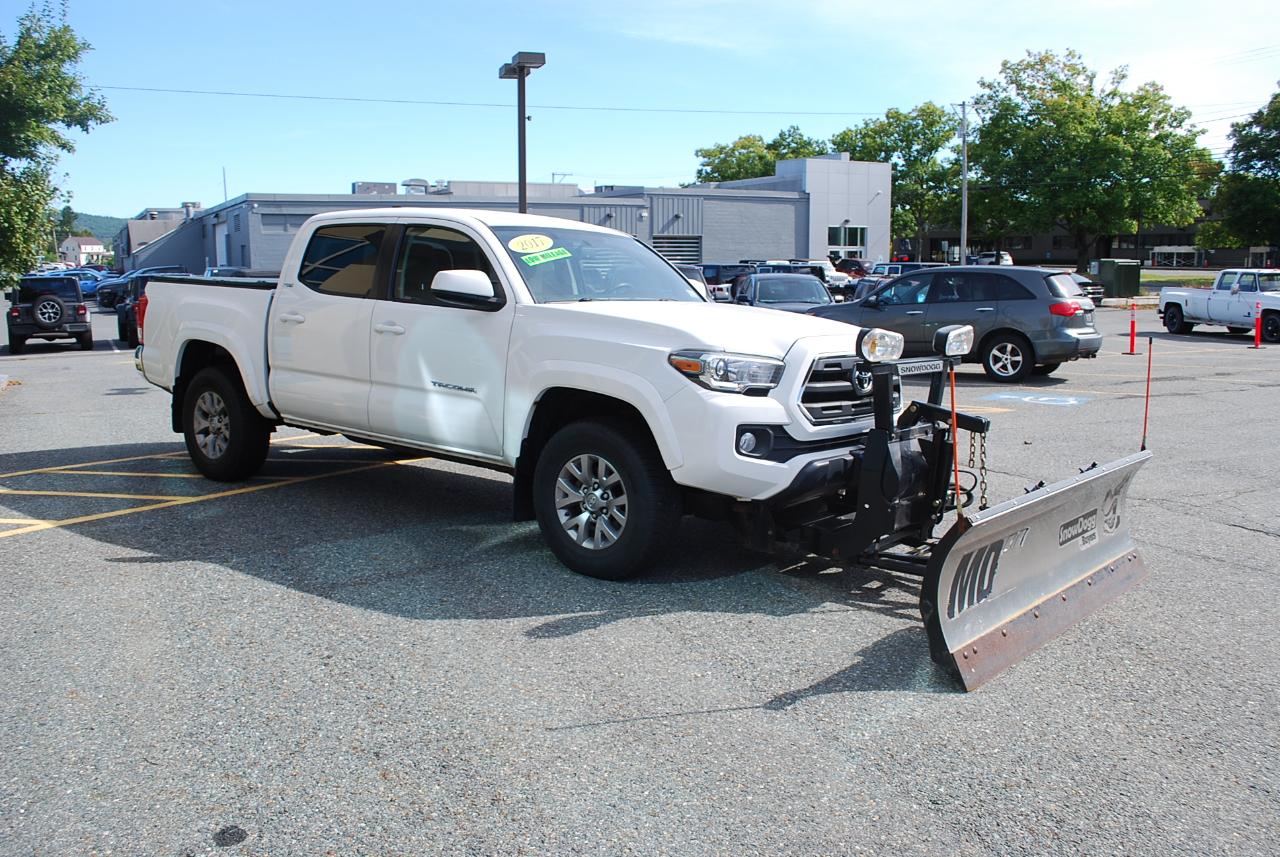 Toyota Tacoma TRD Off Road Double Cab 5' Bed V6 4x4 MT (Natl) 2017