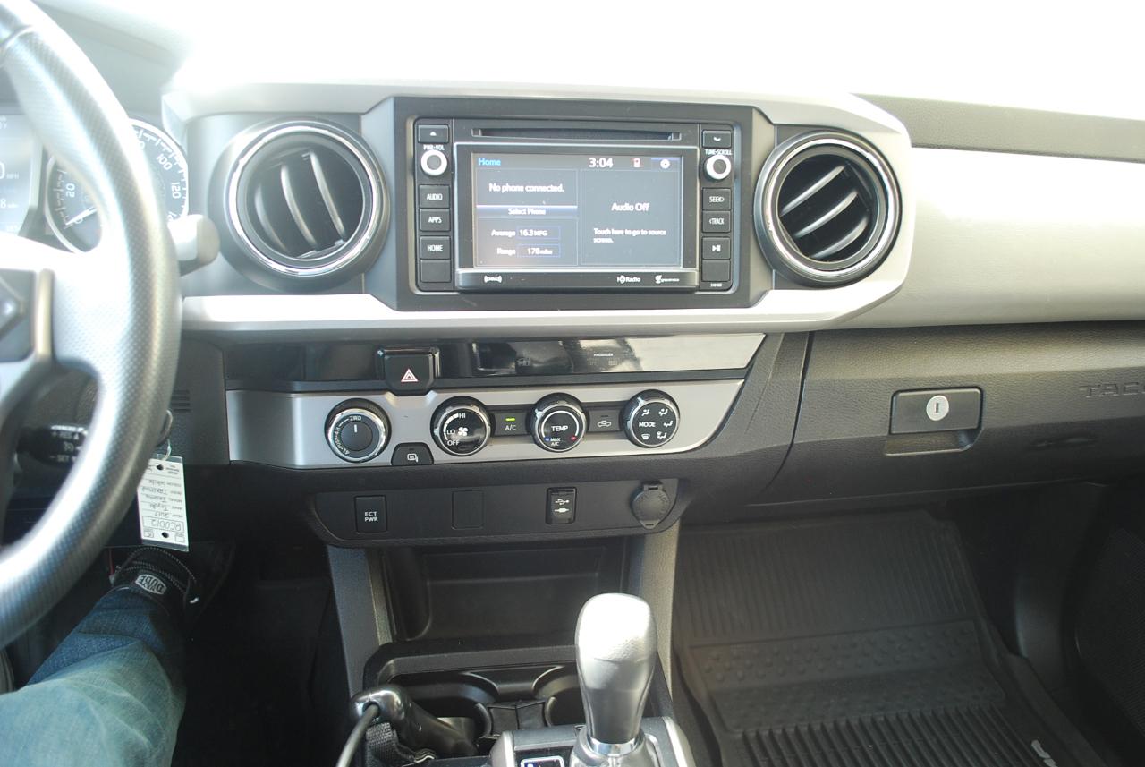 Toyota Tacoma TRD Off Road Double Cab 5' Bed V6 4x4 MT (Natl) 2017