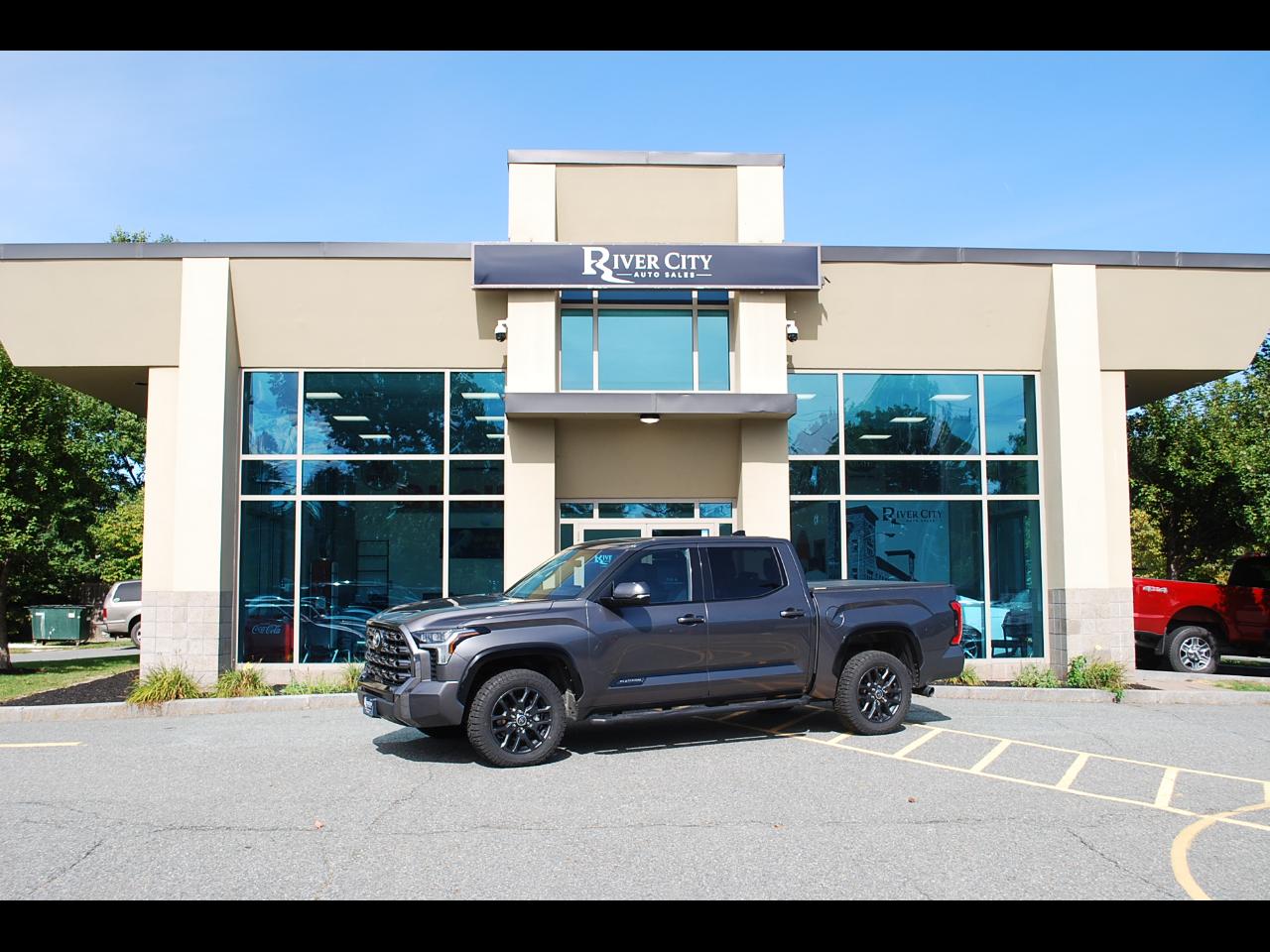 Toyota Tundra 4WD Platinum CrewMax 5.5' Bed (Natl) 2023