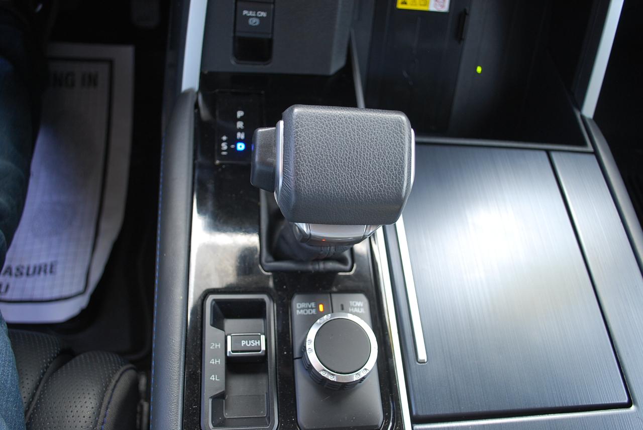 Toyota Tundra 4WD Platinum CrewMax 5.5' Bed (Natl) 2023