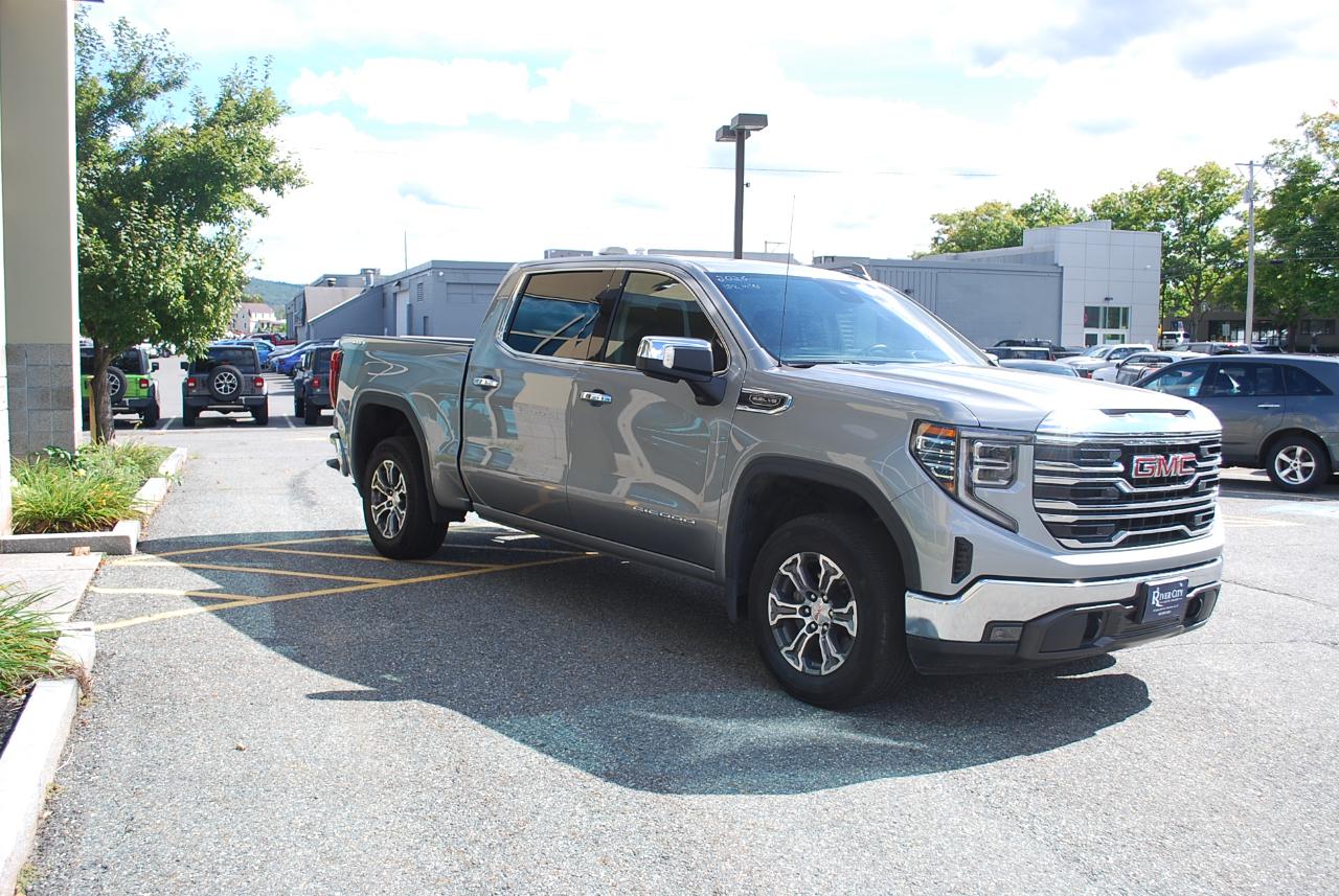 GMC Sierra 1500 4WD Crew Cab 147" SLT 2026