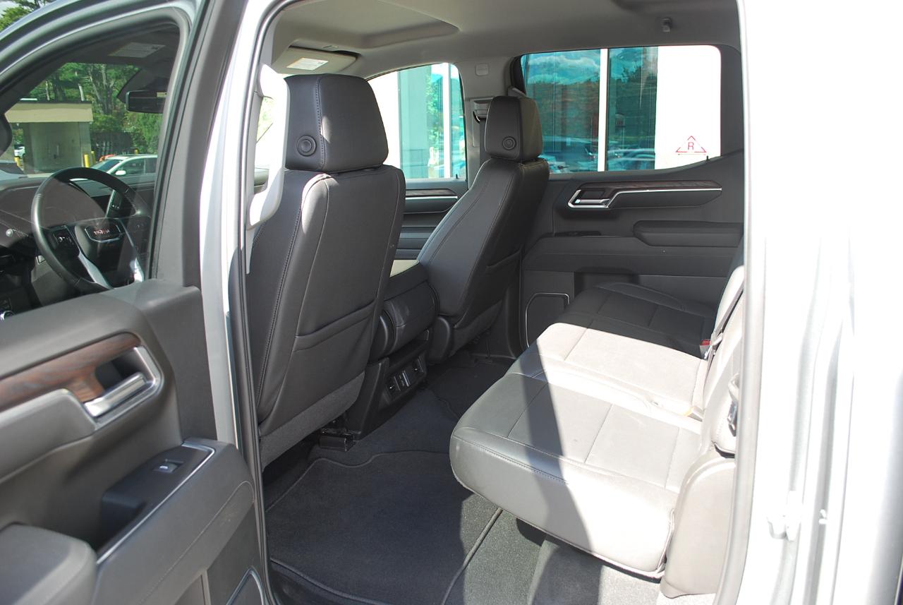 GMC Sierra 1500 4WD Crew Cab 147" SLT 2026