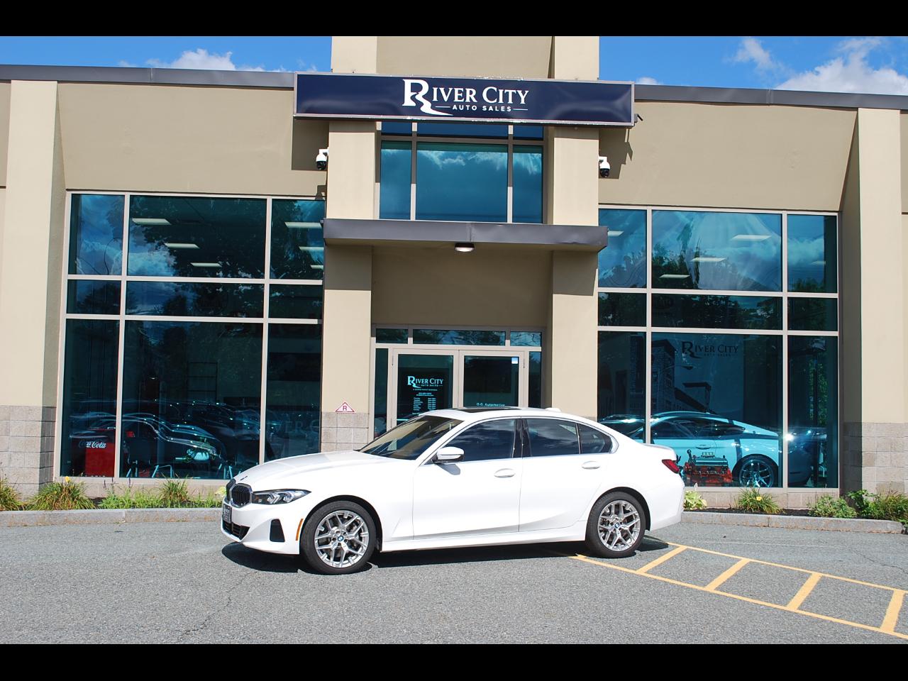 BMW 3 Series 330i NA xDrive Sedan 2026