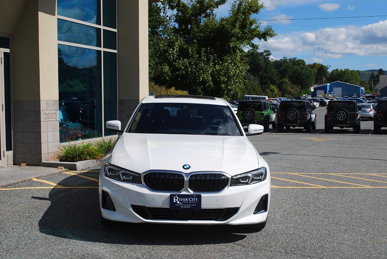 BMW 3 Series 330i NA xDrive Sedan 2026
