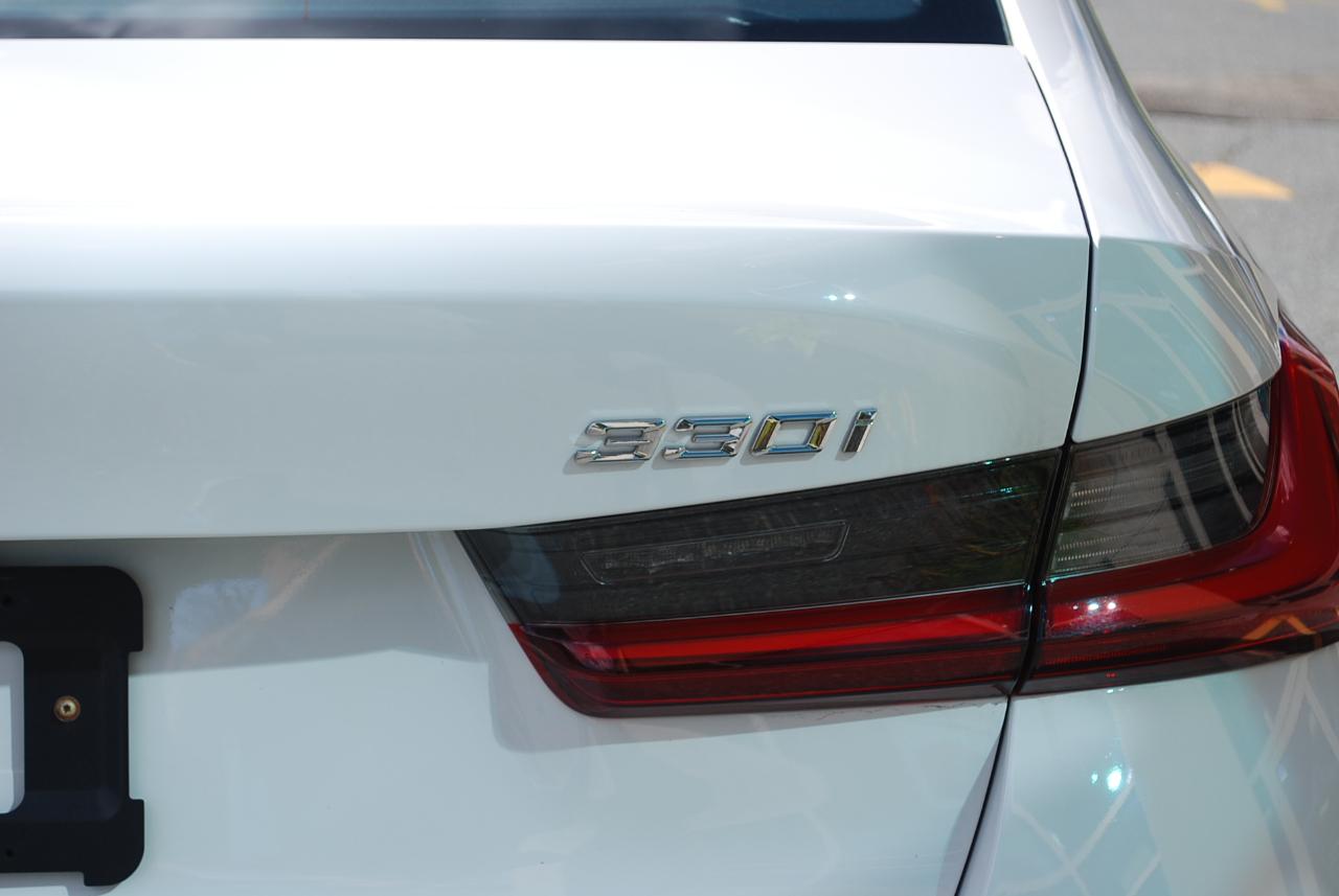BMW 3 Series 330i NA xDrive Sedan 2026
