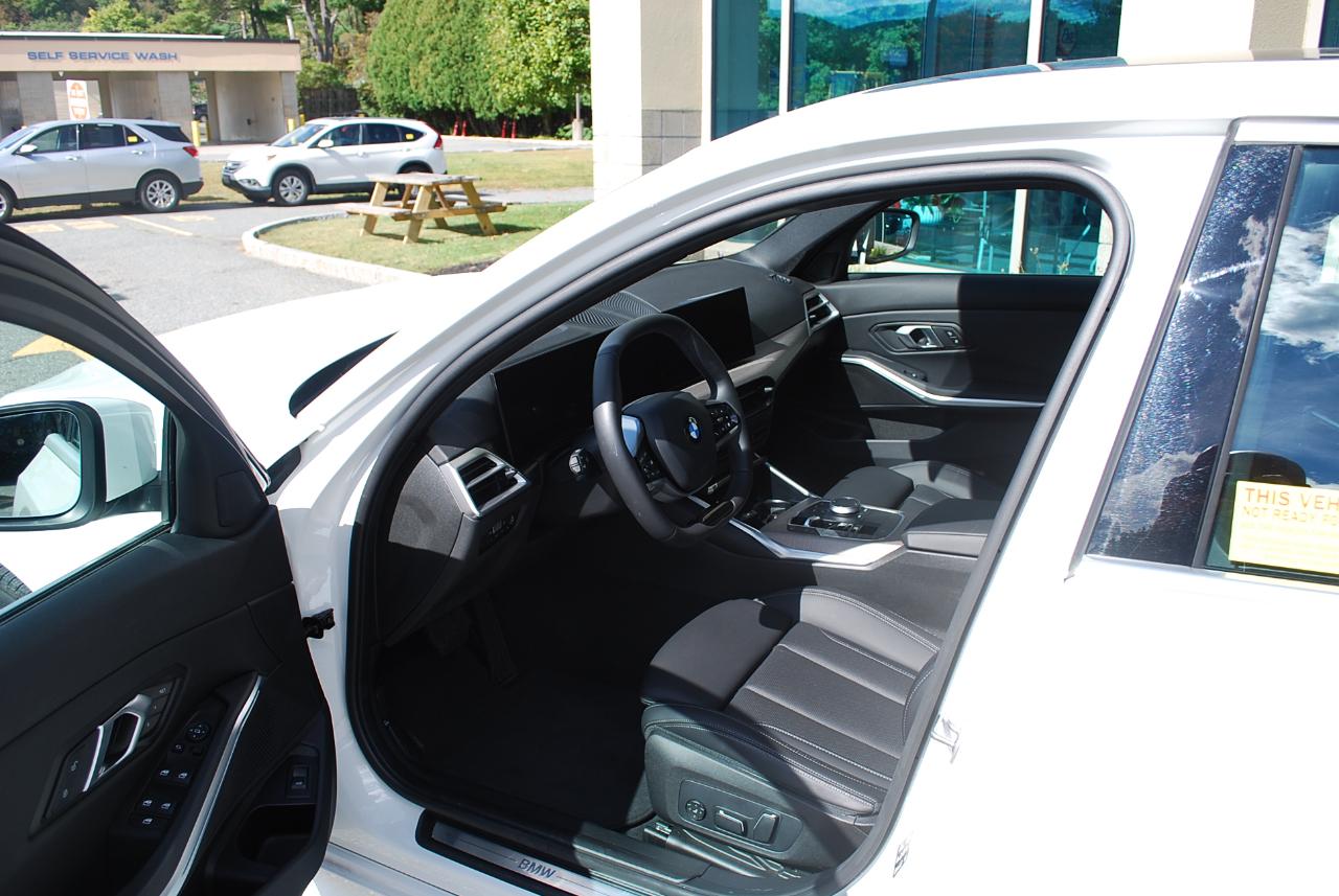BMW 3 Series 330i NA xDrive Sedan 2026
