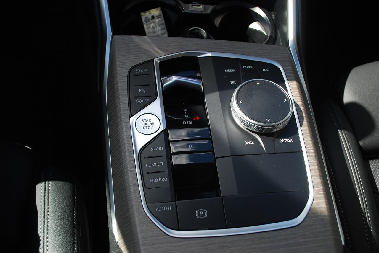 BMW 3 Series 330i NA xDrive Sedan 2026
