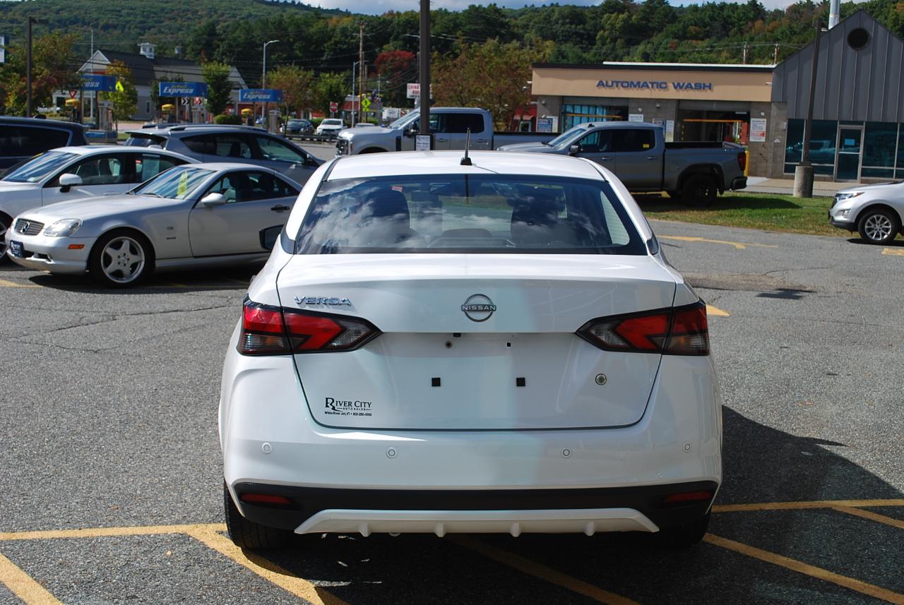 Nissan Versa S CVT 2024