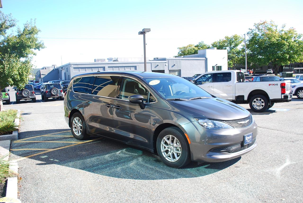 Chrysler Voyager LX FWD 2023