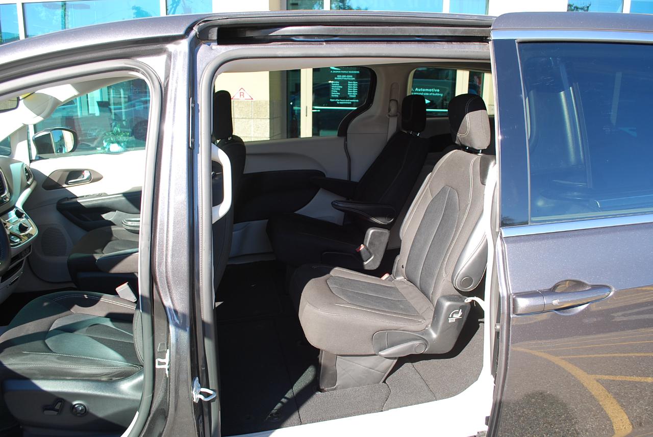 Chrysler Voyager LX FWD 2023