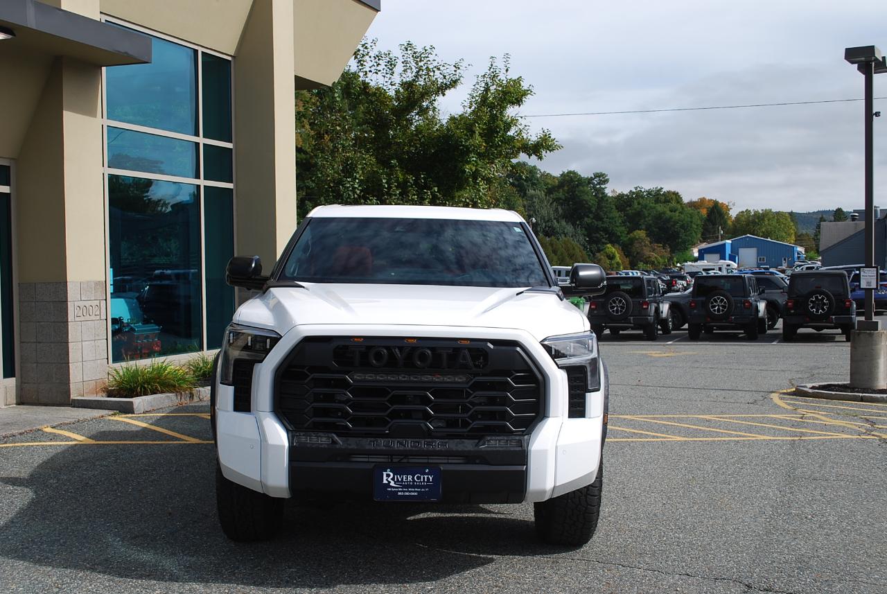 Toyota Tundra 4WD TRD Pro Hybrid CrewMax 5.5' Bed (Natl) 2026