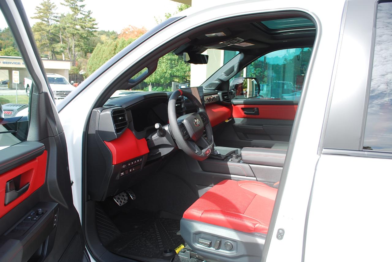 Toyota Tundra 4WD TRD Pro Hybrid CrewMax 5.5' Bed (Natl) 2026