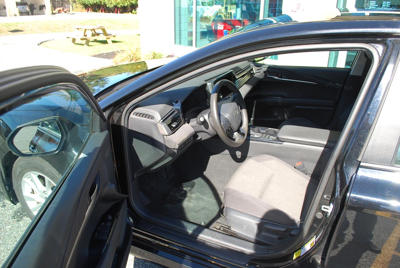 Toyota Camry LE (Natl) 2025