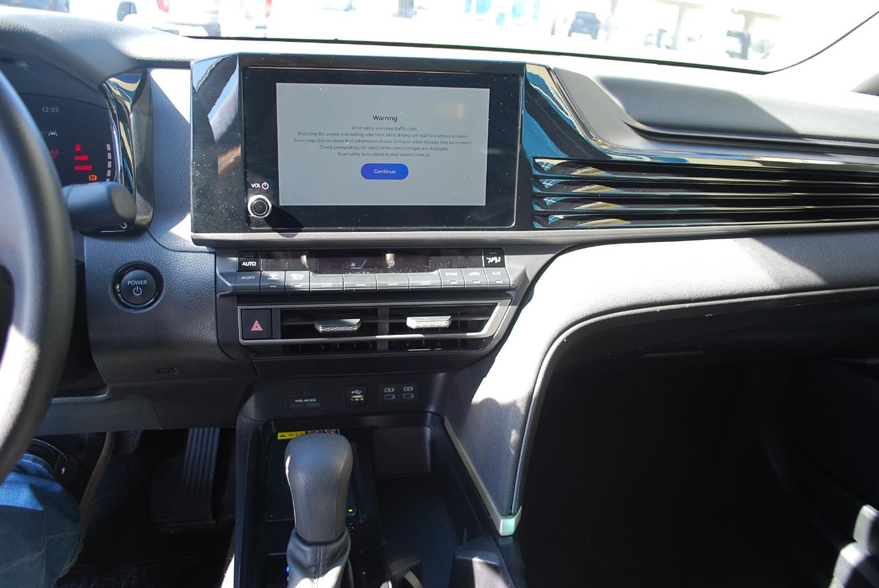 Toyota Camry LE (Natl) 2025