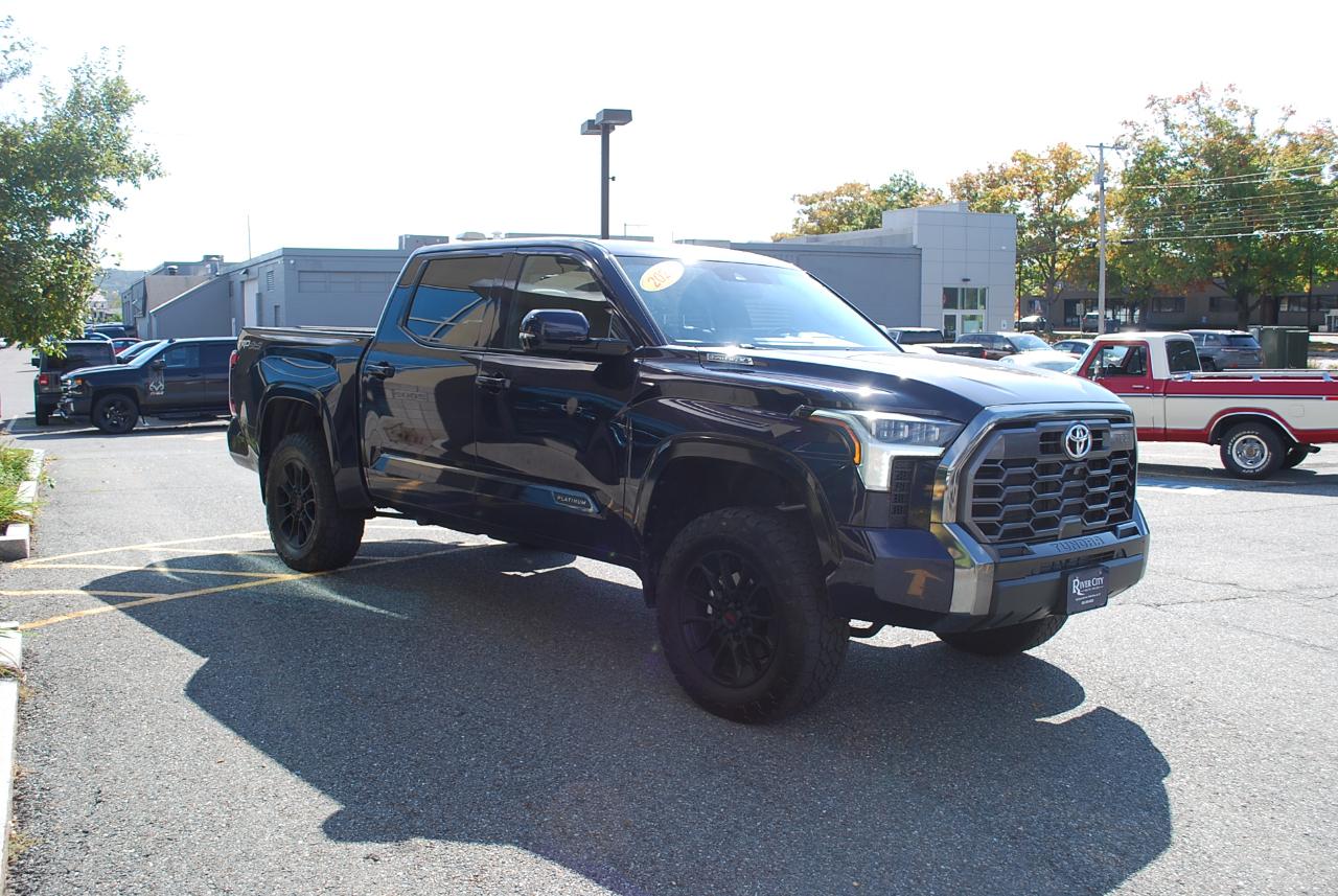 Toyota Tundra 4WD Platinum Hybrid CrewMax 5.5' Bed 3.5L (Natl) 2026