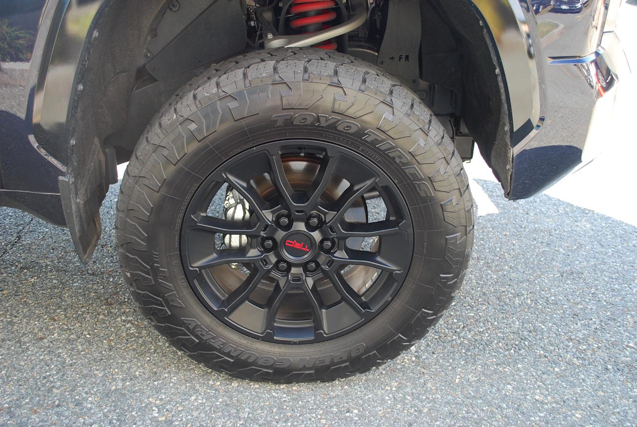 Toyota Tundra 4WD Platinum Hybrid CrewMax 5.5' Bed 3.5L (Natl) 2026