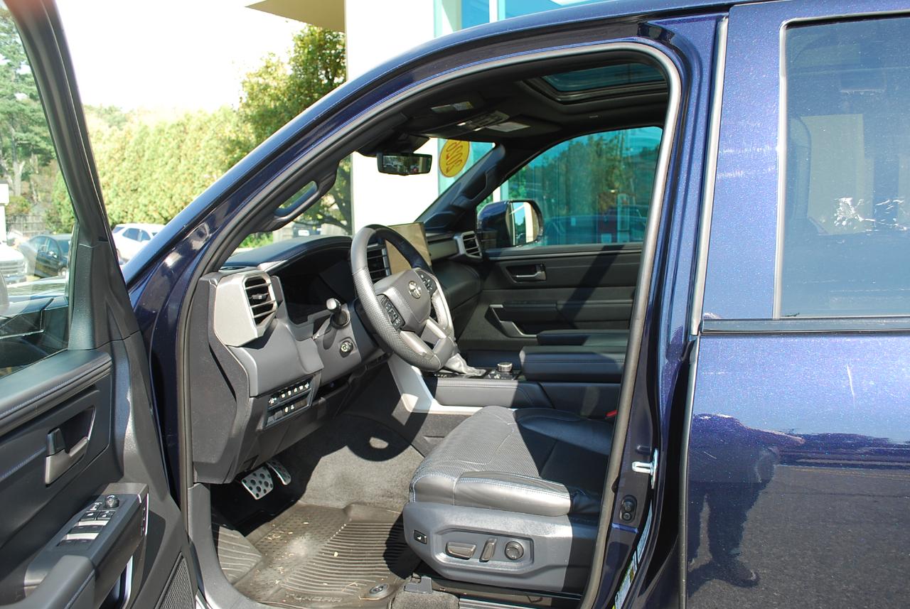 Toyota Tundra 4WD Platinum Hybrid CrewMax 5.5' Bed 3.5L (Natl) 2026