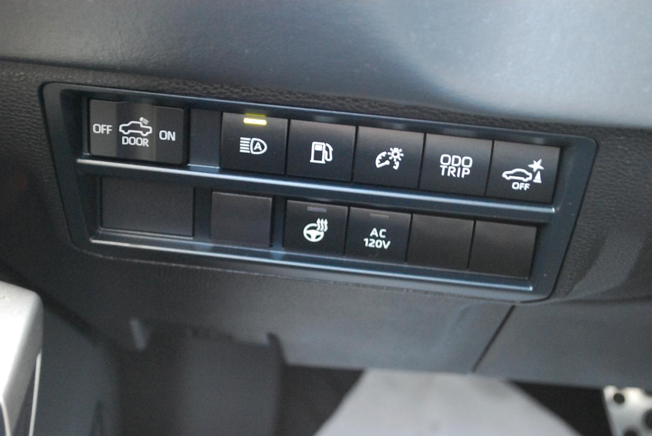 Toyota Tundra 4WD Platinum Hybrid CrewMax 5.5' Bed 3.5L (Natl) 2026