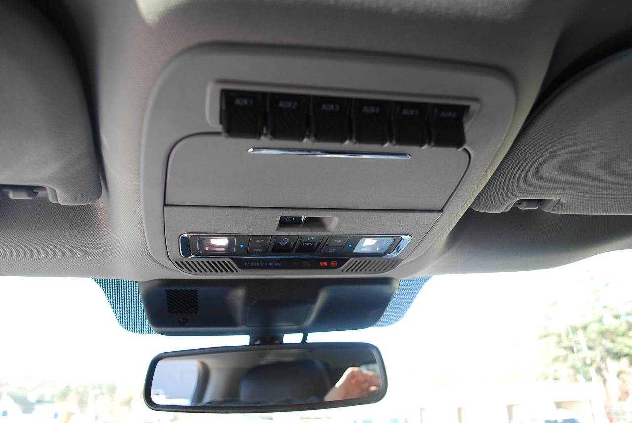 Ford Super Duty F-350 DRW Lariat 4WD Crew Cab 8' Box 2023