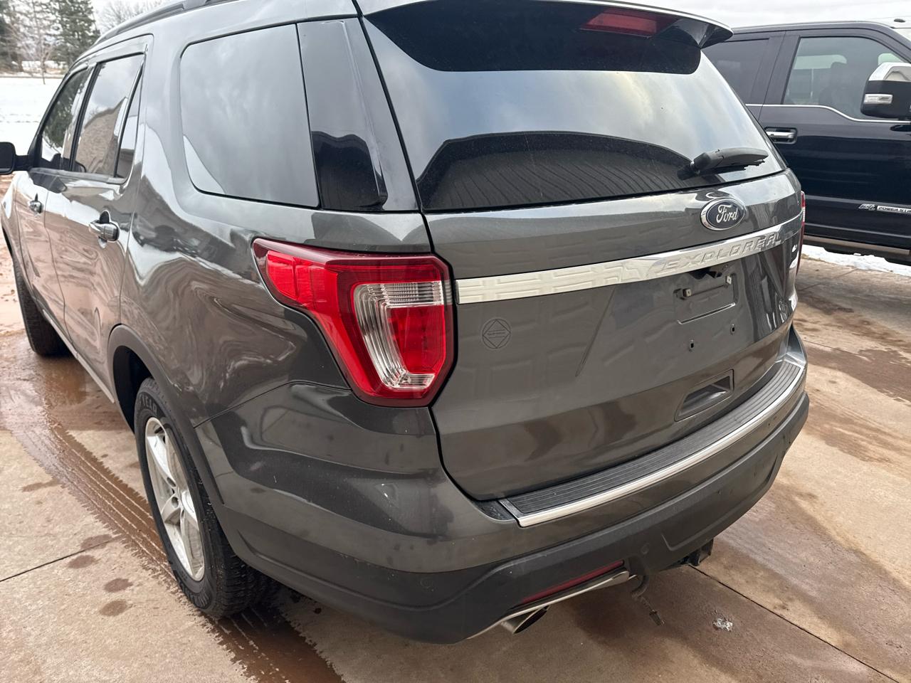 View vehicle photo 7