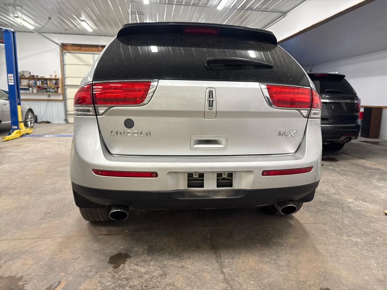 View vehicle photo 6