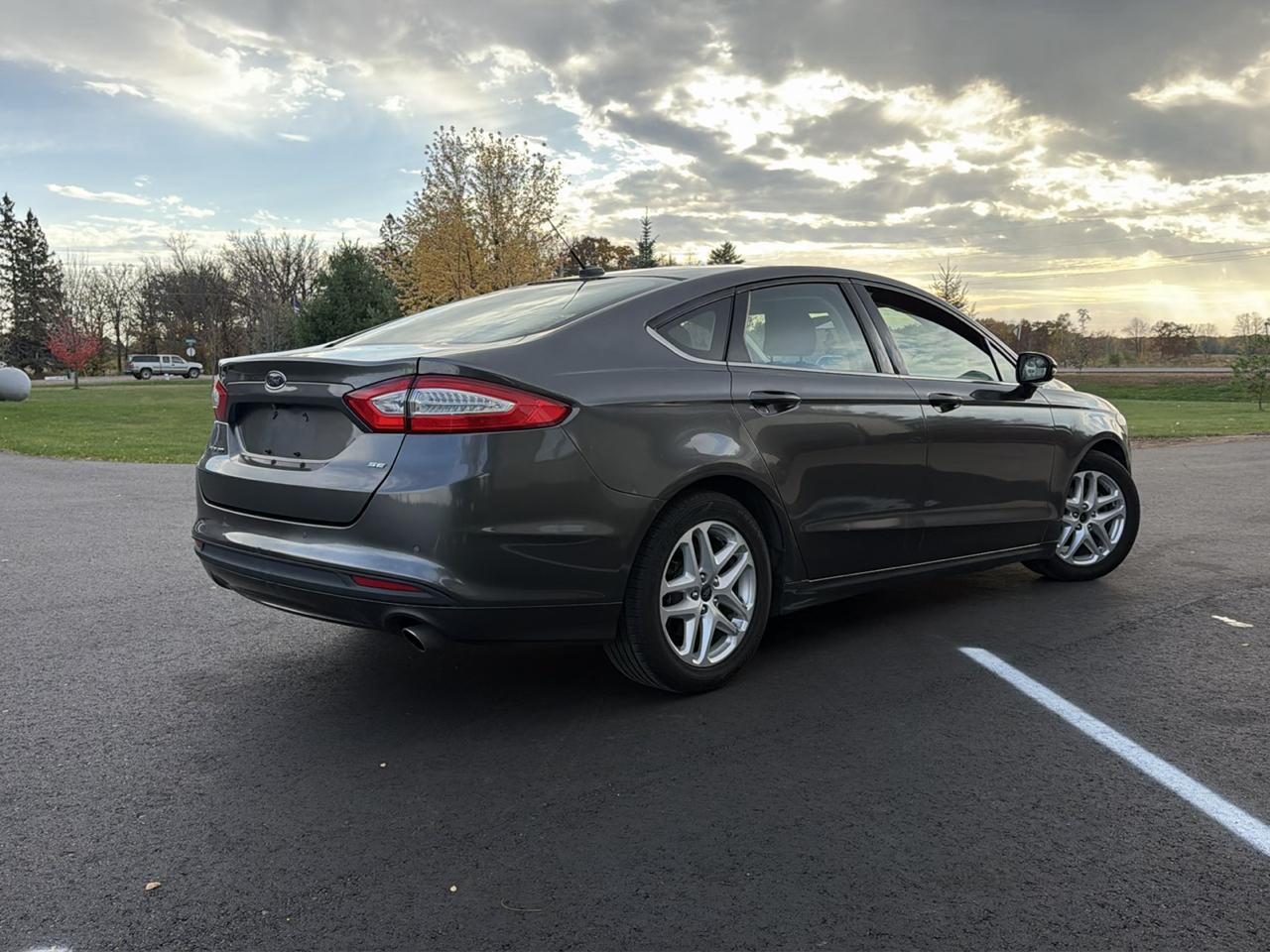 2016 Ford Fusion SE - Photo 6