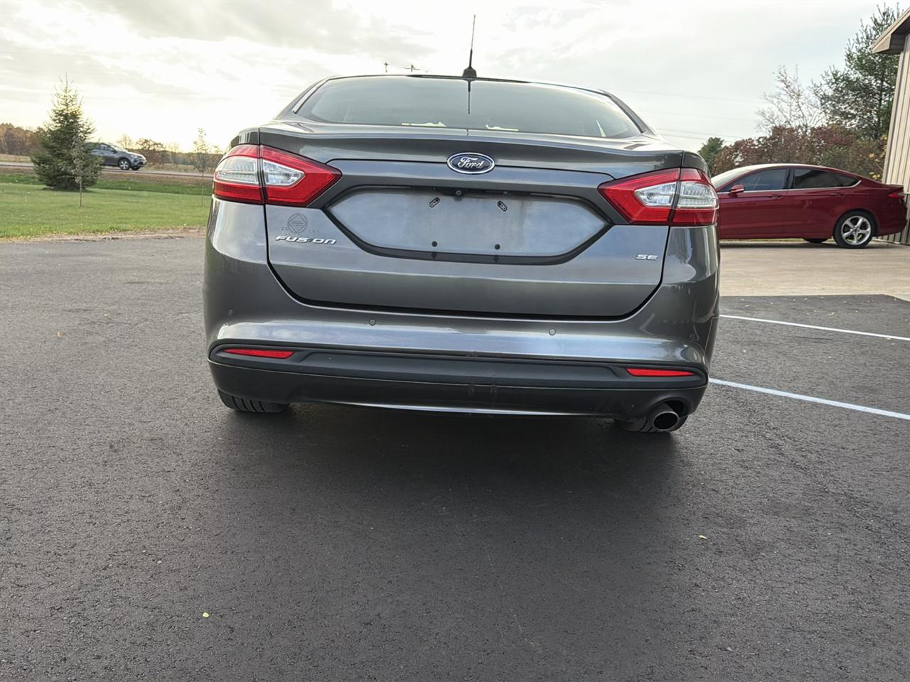 2016 Ford Fusion SE - Photo 8