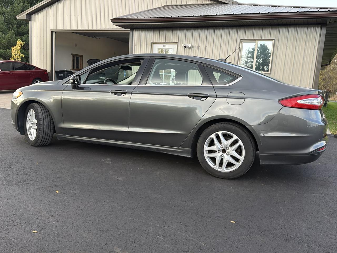 2016 Ford Fusion SE - Photo 10