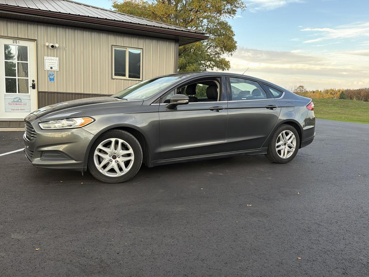 2016 Ford Fusion SE - Photo 12