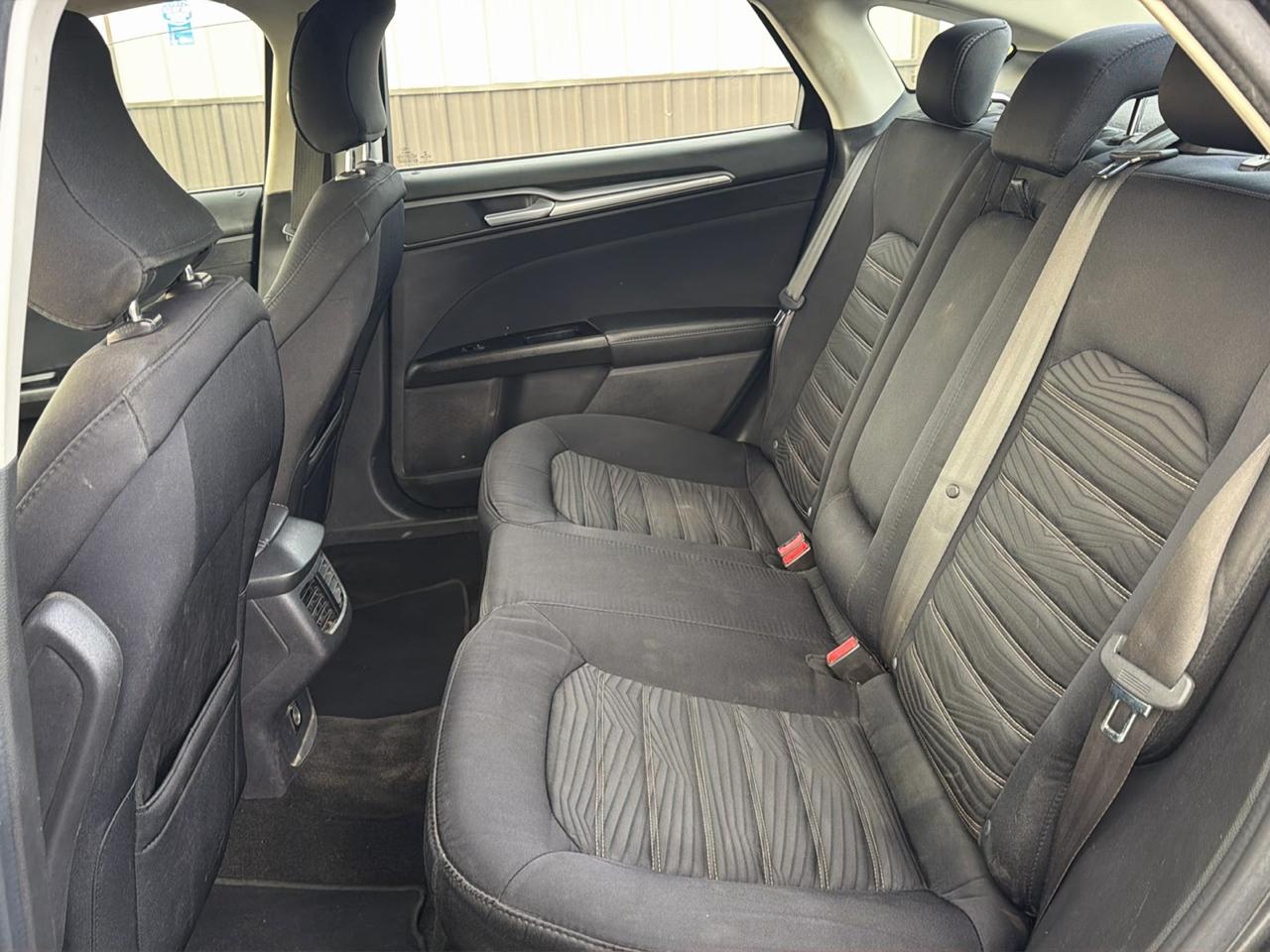2016 Ford Fusion SE - Photo 14