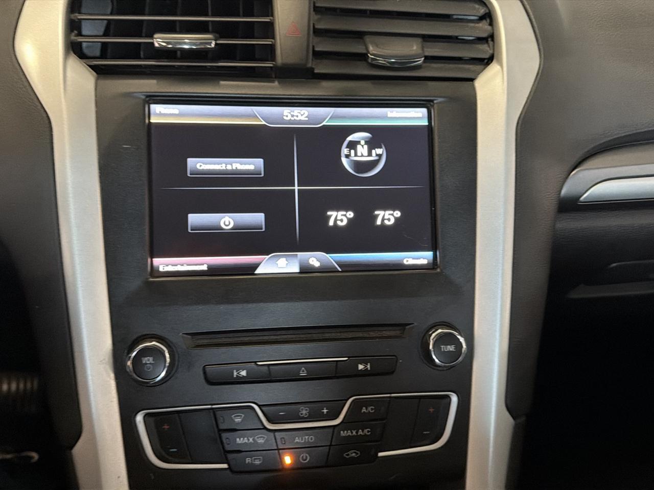2016 Ford Fusion SE - Photo 19