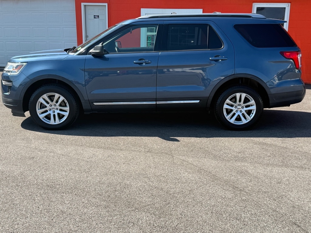 2018 Ford Explorer XLT photo 2