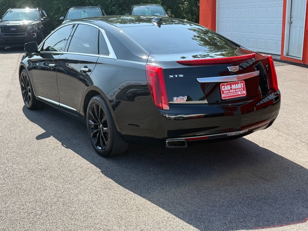 2017 Cadillac XTS Luxury photo 2