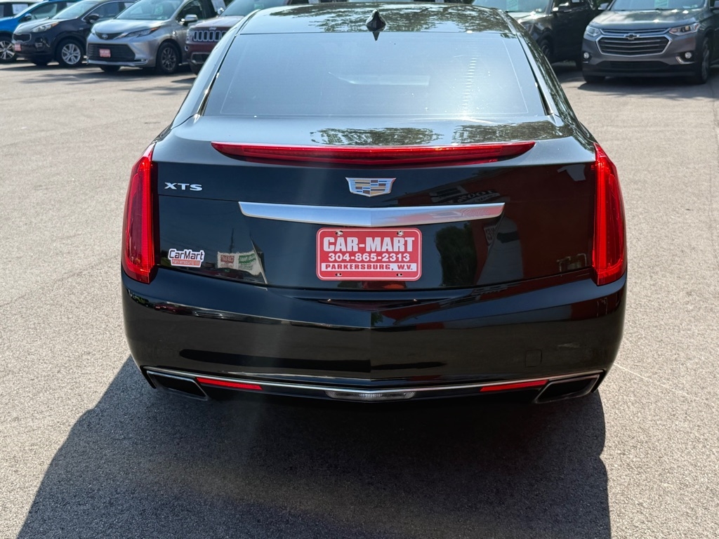 2017 Cadillac XTS Luxury photo 3