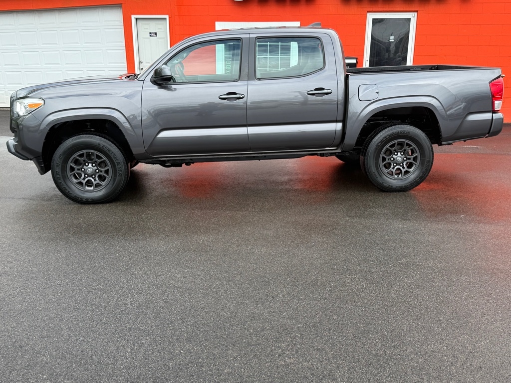 2016 Toyota Tacoma Double Cab photo 3