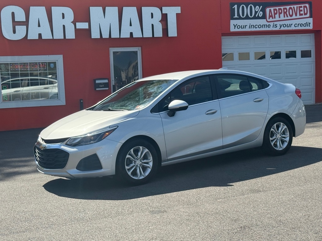2019 Chevrolet Cruze LT photo 2