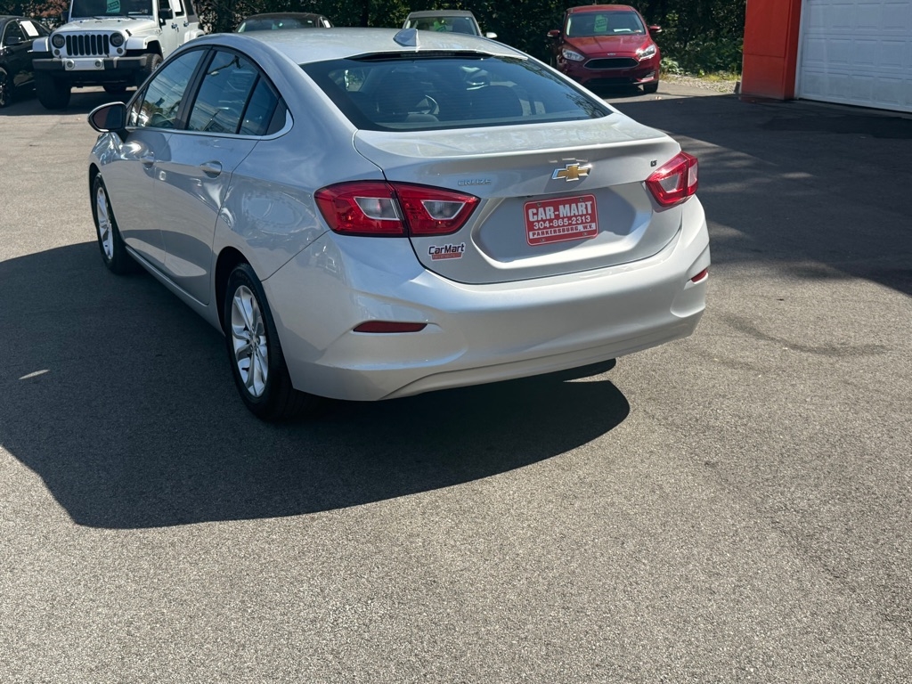 2019 Chevrolet Cruze LT photo 4