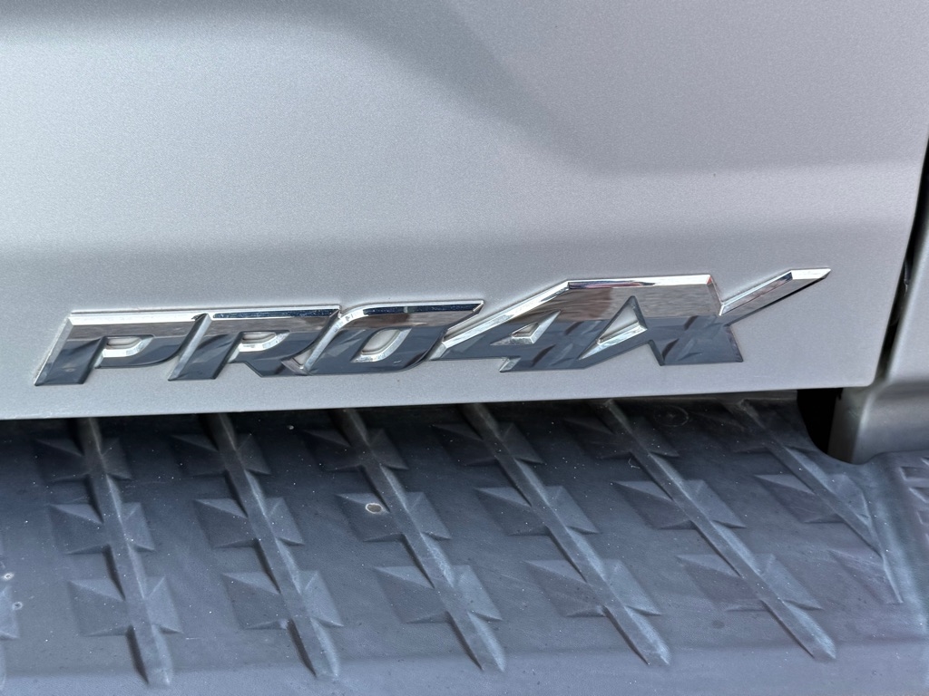 Nissan Titan SV 2018