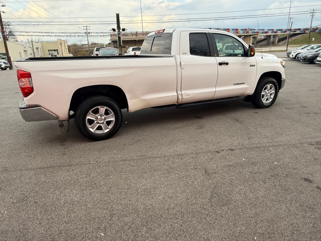 Toyota Tundra  2018