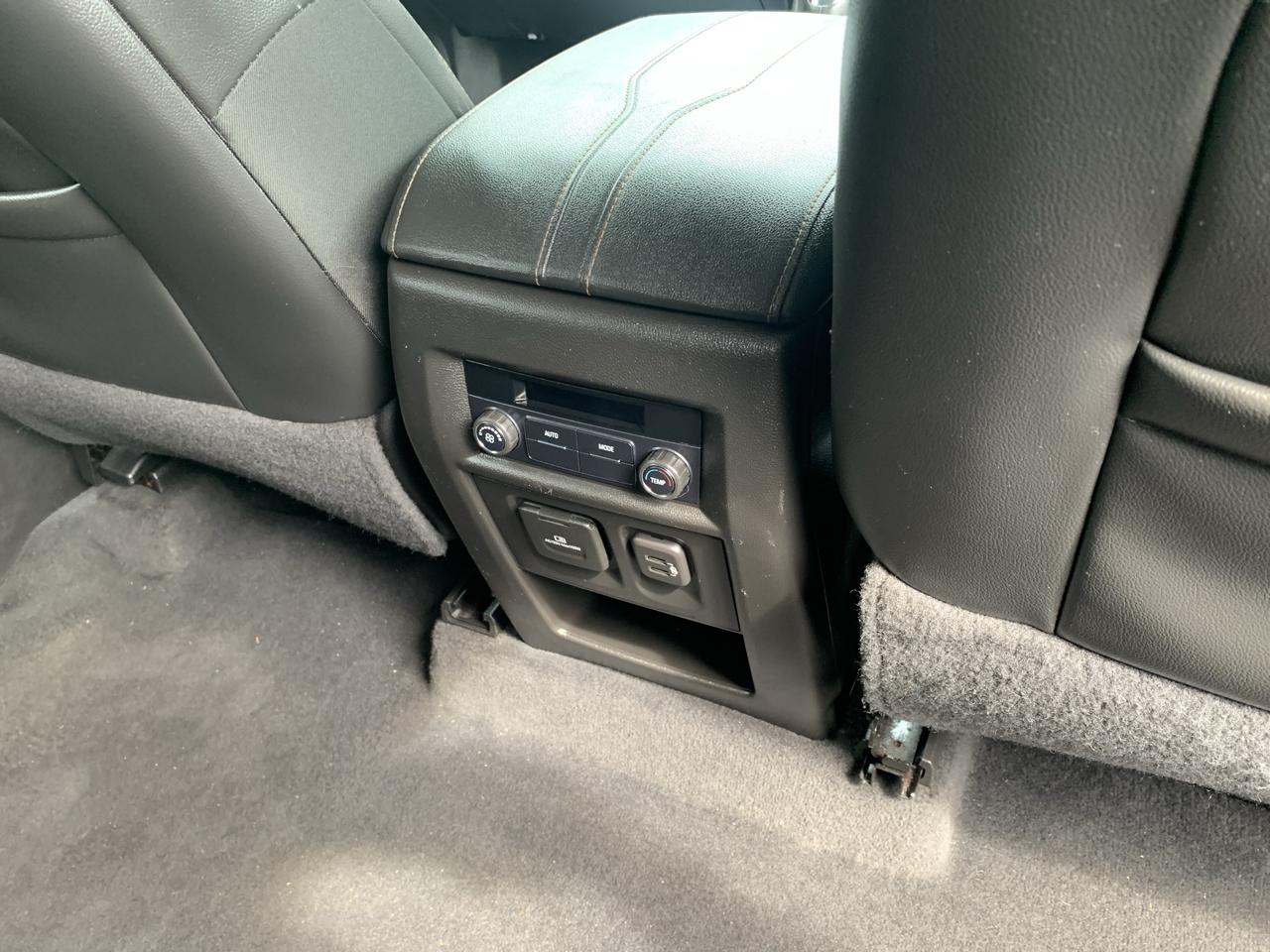 2019 Chevrolet Traverse 3LT - Photo 11