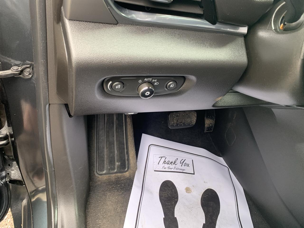 2019 Chevrolet Traverse 3LT - Photo 23