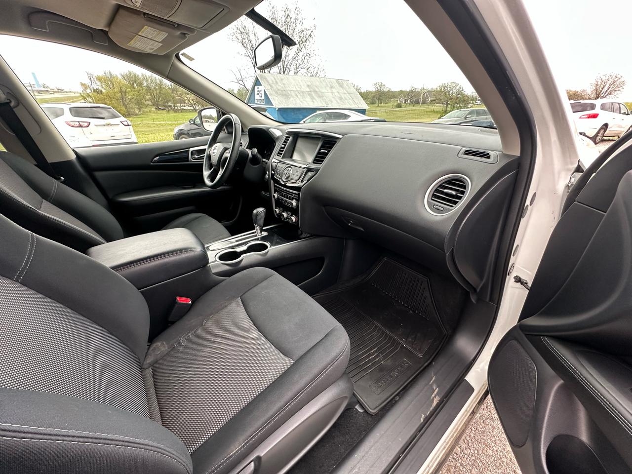 Nissan Pathfinder S 2WD 2018