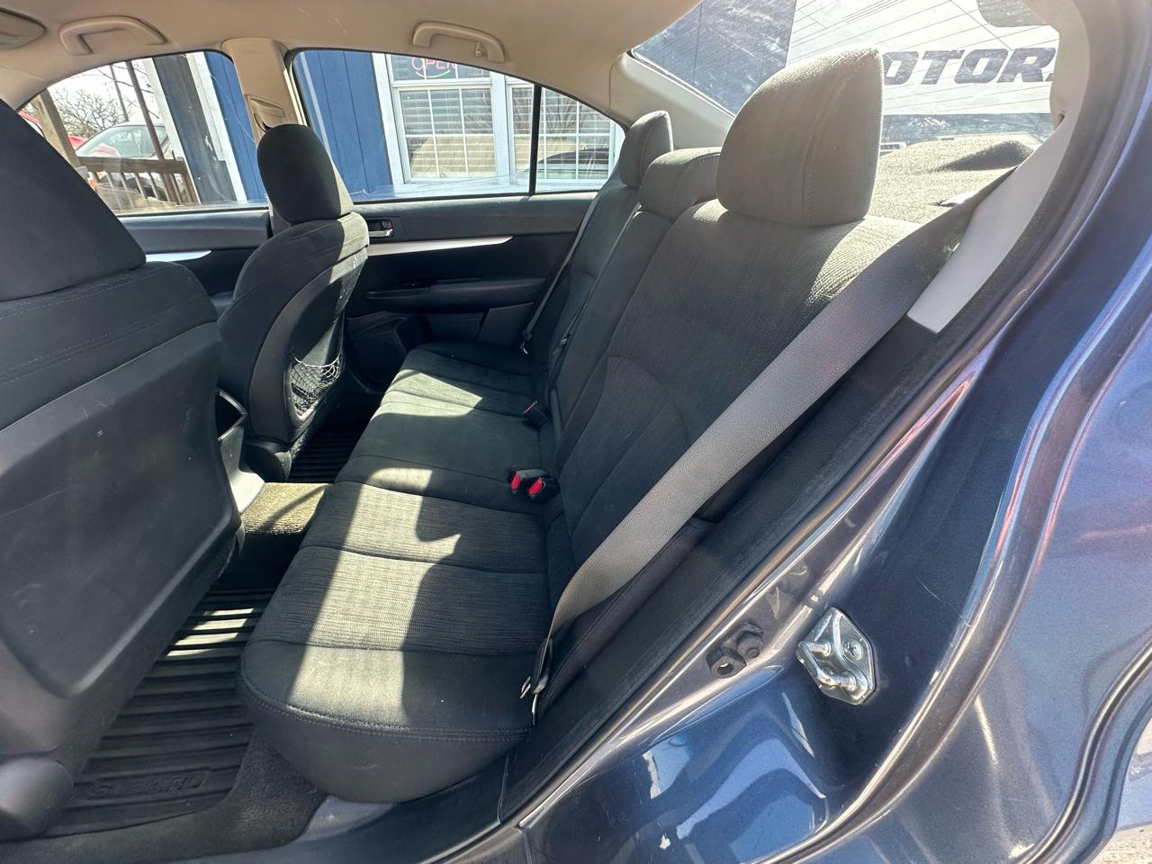 Subaru Legacy 2.5i Premium 2013