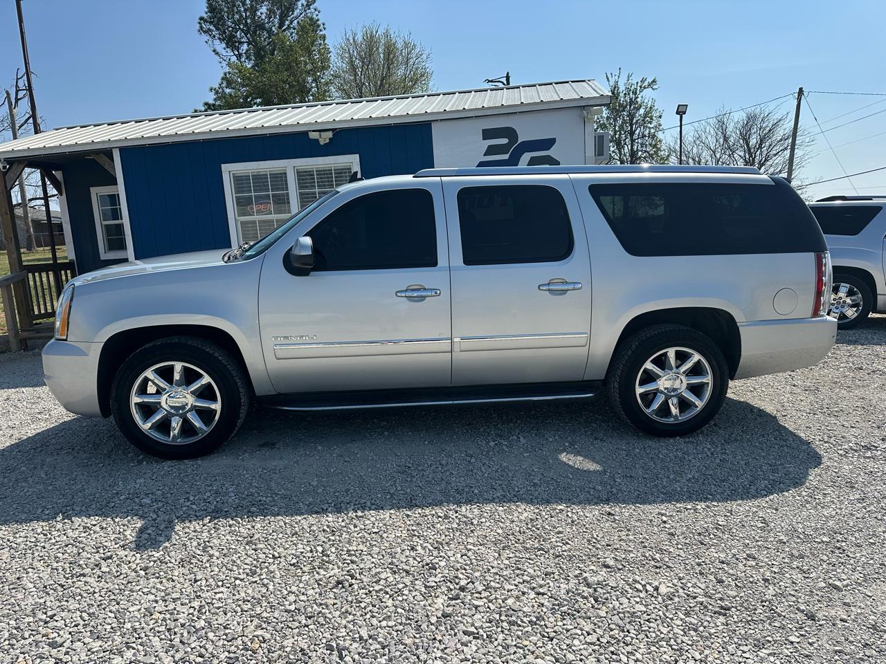 GMC Yukon Denali XL 4WD 2010
