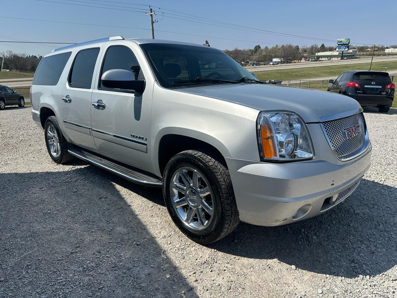 GMC Yukon Denali XL 4WD 2010